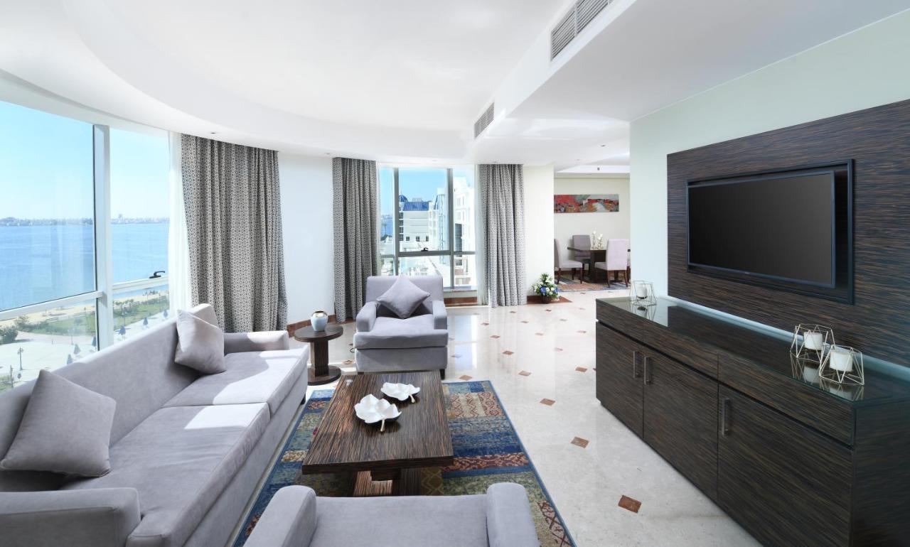 Tolip El Forsan Hotel Ismailia Luaran gambar A suite at the Hilton Tel Aviv