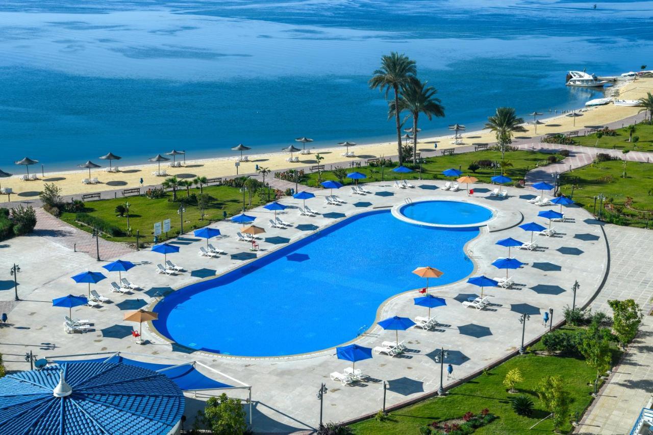 Tolip El Forsan Hotel Ismailia Luaran gambar The pool at the Grand Hotel