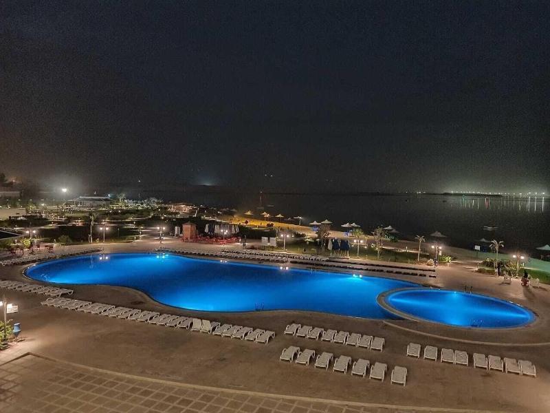 Tolip El Forsan Hotel Ismailia Luaran gambar The Dead Sea at night
